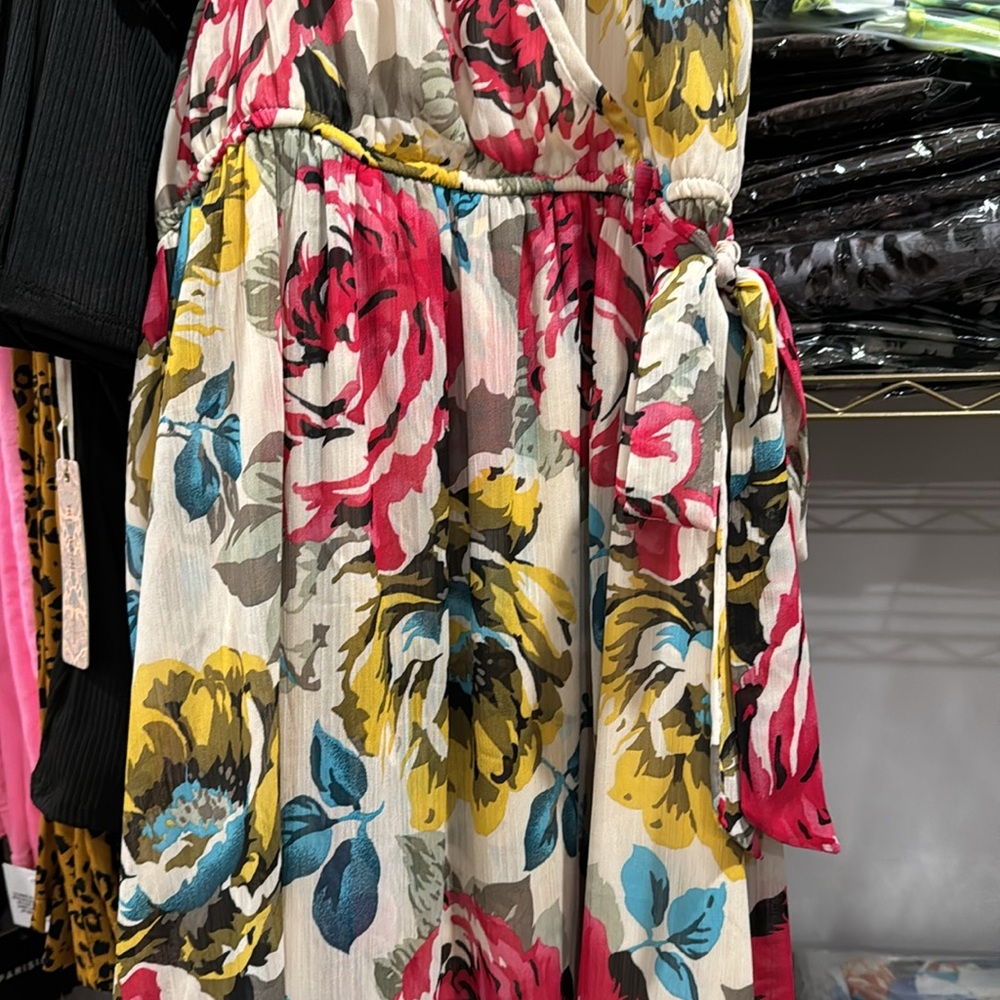 Floral Maxi Dress - Picture 7 of 9